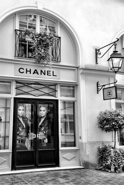 FASHION BRAND CHANEL SHOP FRONT DOORS