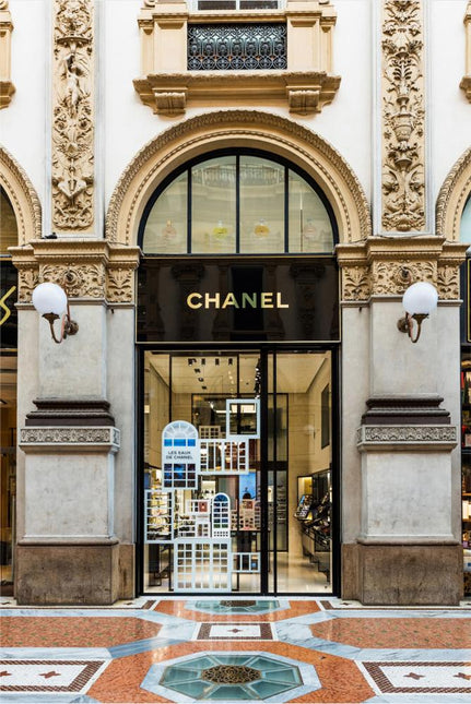 FASHION BRAND CHANEL SHOP FRONT DOORS