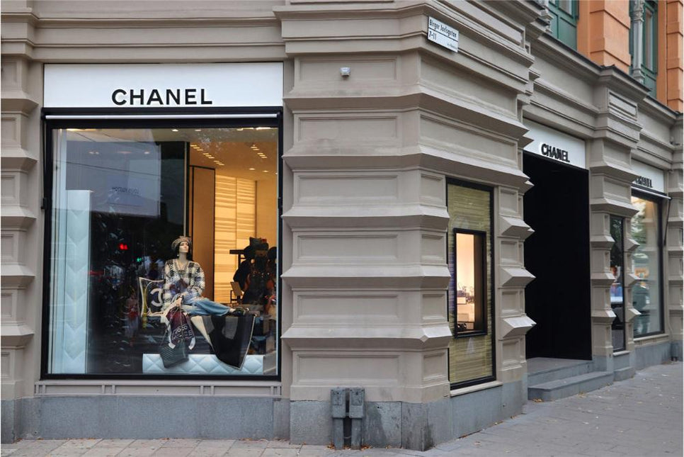 FASHION BRAND CHANEL SHOP FRONT DOORS